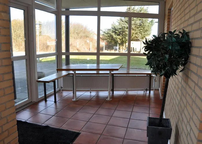 Lokken Hostel Хостел Лёккен